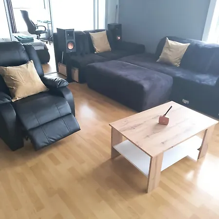 Pretty View Apartment, Private Parking, 8min To Center By Car Apartament *