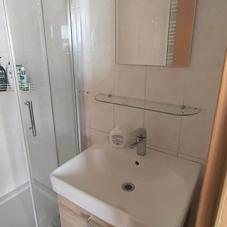 Pretty View Apartment, Private Parking, 8min To Center By Car דירה *
